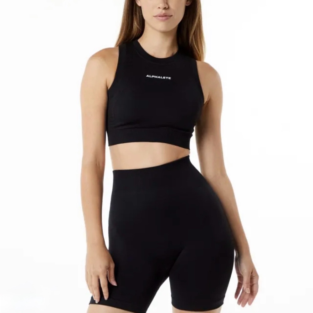 ALPHALETE OZONE CROP BRA- BLACK